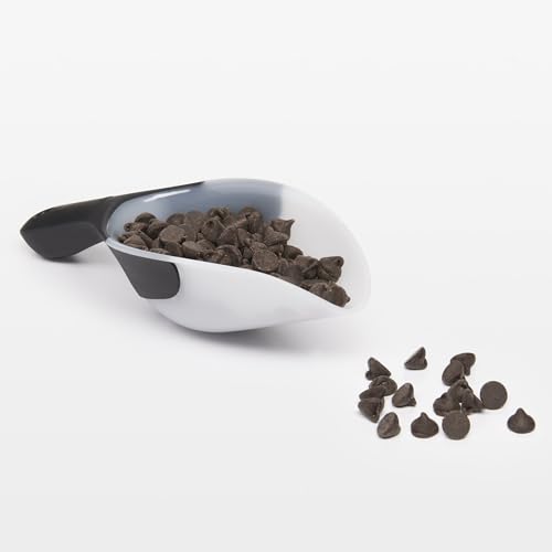 OXO Good Grips Flexible Scoop with Non-Slip Handle, 1 Cup | Flexible Scoop for Flour, Pet Food, Ice, 1 Cup Capacity, Soft Grip Handle, Freezer-Safe, Dishwasher Safe