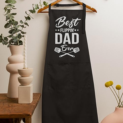 SANDJEST Funny Mens Aprons with Pockets for BBQ Grilling Cooking Grandpa Husband Apron for Birthday Christmas Father's Day - color: Dad
