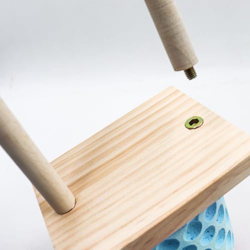 Chicken Coop Accessories, Beak Grinding Calcium Stone with Woodem Stake, Chicken Enrichment Toys, Chicken Coop Toys for Hens, Ducks, Geese, Turkeys, Poultry - color: Blue