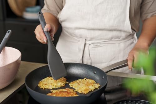 Zyliss E980236 Easy Lift Turner, Sustainable Wheatstraw/Silicone, Spatula for Cooking, Non Stick, Heat Resistant Silicone Head, Beluga Grey, 11.8" x 23.", Dishwasher Safe, 5 Year Guarantee | Made From Sustainable Wheat Straw Handle Kitchen Spatula With Si