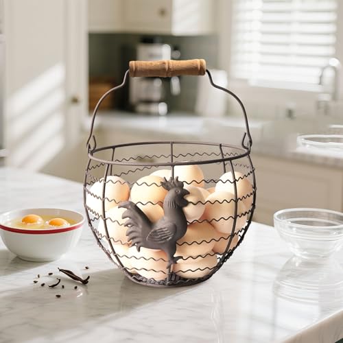 Wire Egg Basket for Gathering Fresh Eggs, Rustic with Rooster & Wood Handle | Vintage, Rusty Metal Open Weave, Backyard Chicken Keepers, Holds 24, Easter/Xmas Gift, Egg Collecting Basket, Kitchen Counter