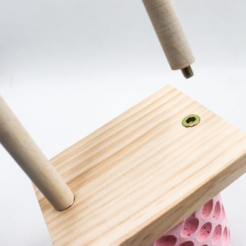 Chicken Coop Accessories, Beak Grinding Calcium Stone with Woodem Stake, Chicken Enrichment Toys, Chicken Coop Toys for Hens, Ducks, Geese, Turkeys, Poultry - color: Pink