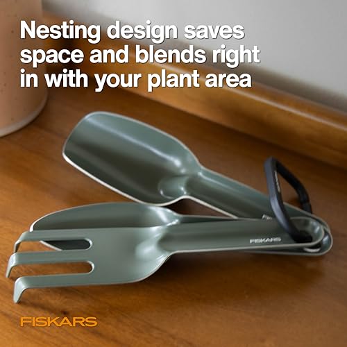 Fiskars 3-Piece House Plant Cultivating Tool Set for Indoor Gardening | Nesting Trowel, Soil Scoop & Cultivator, Stainless Steel with Green Powder Coat Finish, Space-Saving Design for Repotting - size: 3-Piece Set