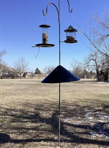 Squirrel Baffle,19-Inch Squirrel Baffle for Bird Feeder Pole,Squirrel-Proofs for Outdoor Shepherd's Hooks，Outside Pole Mount Squirrels Guard(Black 4 Pack - color: Pole mount-Black 4p