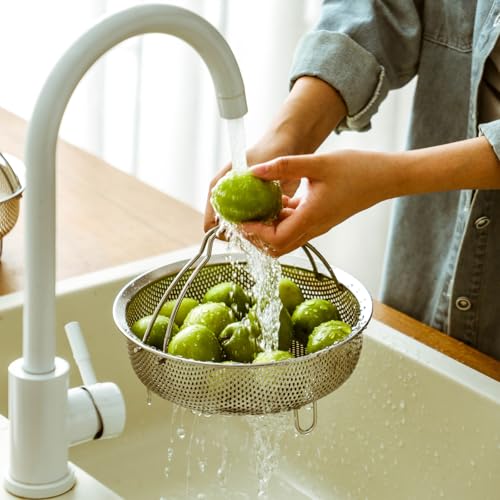 Food Grade Stainless Steel Steamer with Carrying Handle and Three-Legged Stand, Multi-functional Home Steamer and Drainer SUS304 Stainless Steel, Essential for Kitchen Cooking (8.7in)