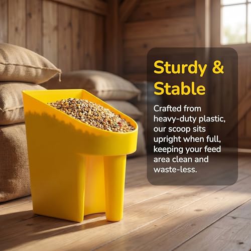 Cedilis 8 Pack Plastic Enclosed Feed Scoop, 2 Quart Heavy Duty Bird Seed Scooper with Handle, Large Scoop for Horse Chicken Goat Livestock Animal Feeding, Stackable, Durable
