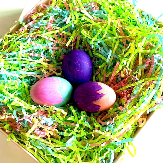 Lridescent Rainbow Easter Grass Crinkle Cut Paper, Raffia Basket Shreds Tissue Paper for Easter Egg Hunt, DIY Gift Packaging, Party Favors Decoration-100g /3.53oz(Rainbow)